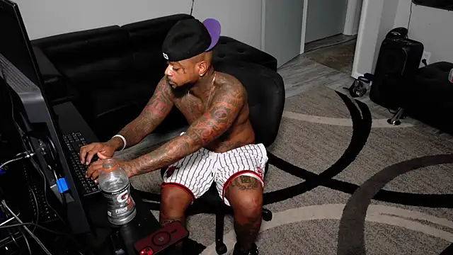 SLANGONDEMHOES online show from February 16, 6:50 pm