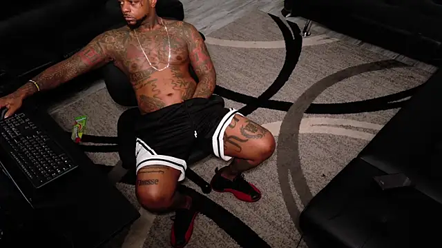 SLANGONDEMHOES online show from March 19, 7:08 am