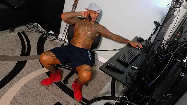 SLANGONDEMHOES online show from November 7, 3:05 pm