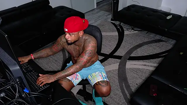 SLANGONDEMHOES online show from April 15, 1:11 am