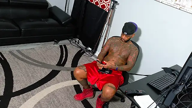 SLANGONDEMHOES online show from November 1, 8:36 pm