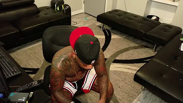 SLANGONDEMHOES online show from April 2, 3:51 pm