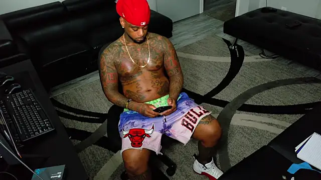 SLANGONDEMHOES online show from April 12, 12:52 pm