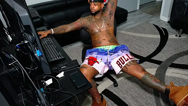 SLANGONDEMHOES online show from February 13, 2:28 pm