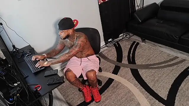 SLANGONDEMHOES online show from November 26, 4:07 pm