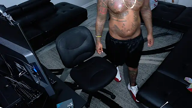 SLANGONDEMHOES online show from April 13, 5:22 am