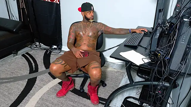 SLANGONDEMHOES online show from October 31, 3:41 pm