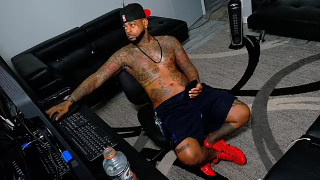 SLANGONDEMHOES online show from February 1, 7:28 am