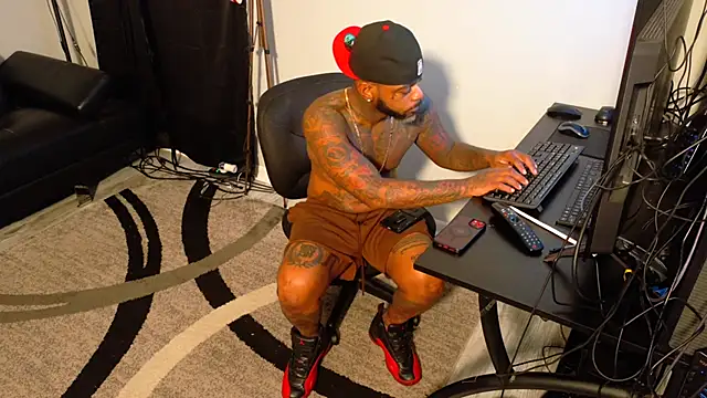 SLANGONDEMHOES online show from November 3, 7:28 pm