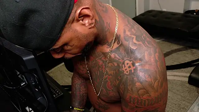 SLANGONDEMHOES online show from March 26, 6:44 am