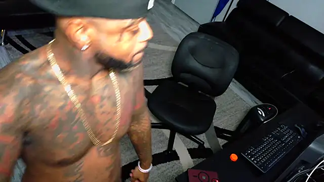 SLANGONDEMHOES online show from December 17, 7:41 pm