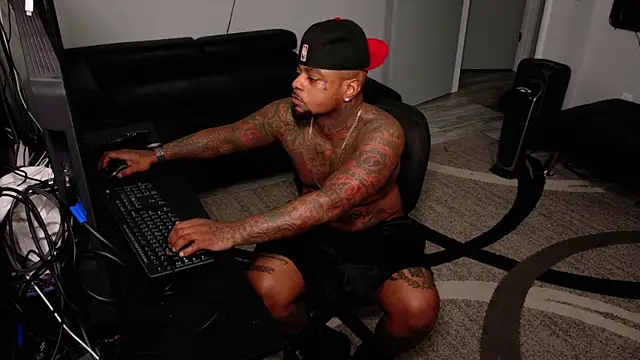 SLANGONDEMHOES online show from May 7, 5:16 pm