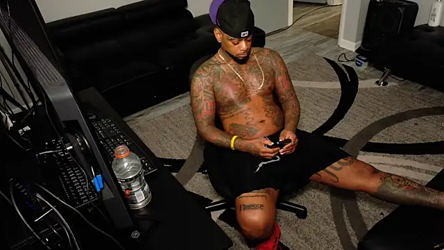 SLANGONDEMHOES online show from March 9, 6:17 am