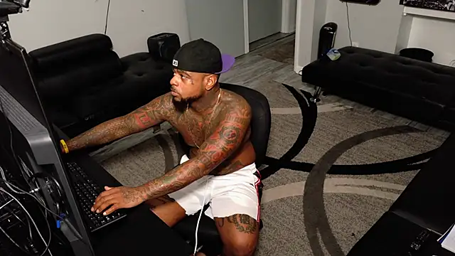 SLANGONDEMHOES online show from March 11, 12:43 pm