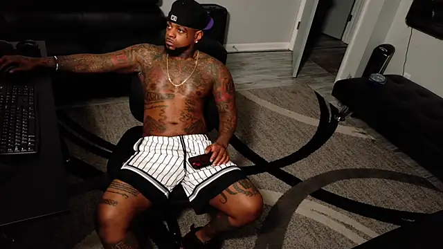 SLANGONDEMHOES online show from March 12, 6:28 am