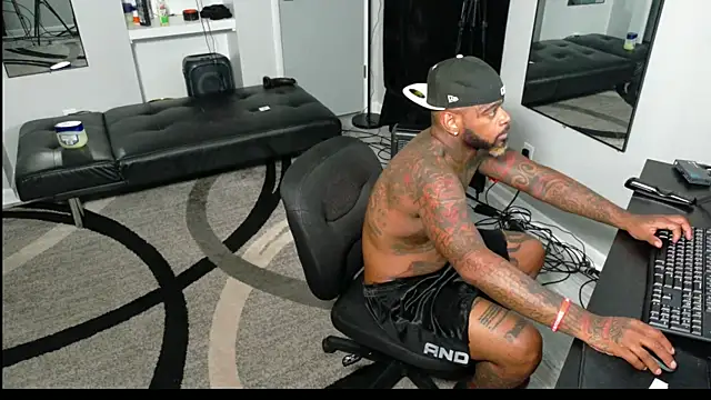 SLANGONDEMHOES online show from October 22, 12:43 am