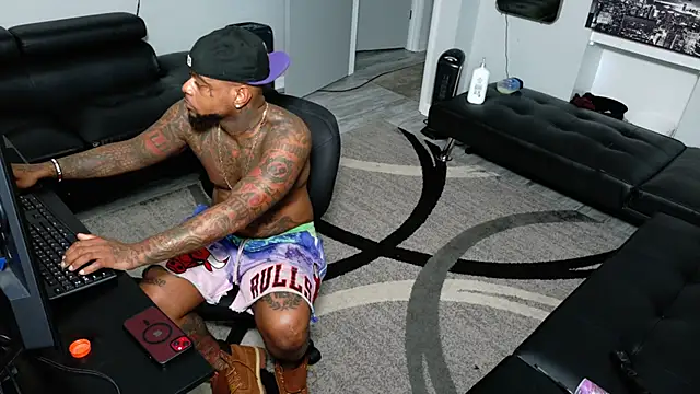 SLANGONDEMHOES online show from March 13, 4:45 pm