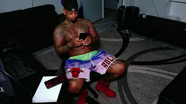 Snapshot of SLANGONDEMHOES chatting on June 7, 2:44 pm SLANGONDEMHOES online show from June 7, 2:44 pm
