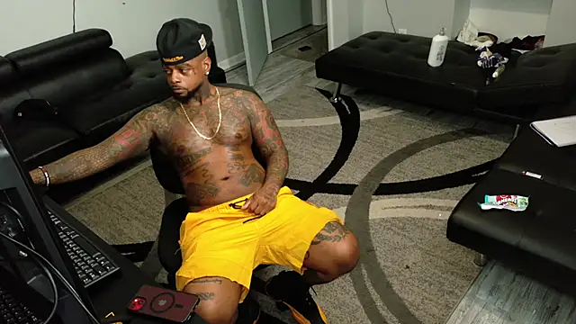 SLANGONDEMHOES online show from April 1, 5:10 pm