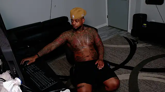 SLANGONDEMHOES online show from May 4, 7:39 pm