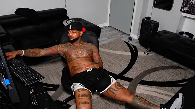 SLANGONDEMHOES online show from February 15, 5:12 pm