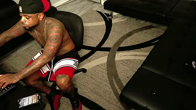 SLANGONDEMHOES online show from March 15, 3:08 pm