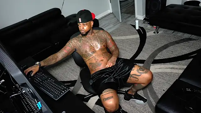 SLANGONDEMHOES online show from March 8, 4:38 am