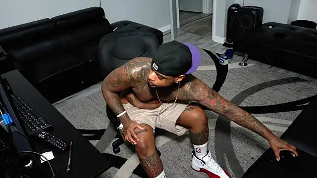 SLANGONDEMHOES online show from February 12, 7:13 pm