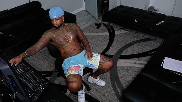 SLANGONDEMHOES online show from April 14, 12:54 pm