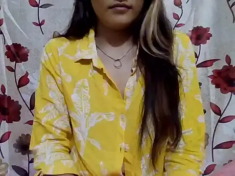 Snapshot of Amira90 chatting on October 4, 6:31 pm Amira90 online show from October 4, 6:31 pm