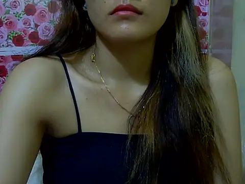Snapshot of Amira90 chatting on September 14, 12:44 am Amira90 online show from September 14, 12:44 am