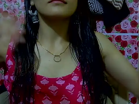 Snapshot of Amira90 chatting on September 19, 7:23 am Amira90 online show from September 19, 7:23 am