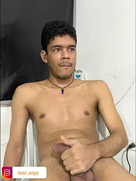 jonhsebastiann online show from July 1, 8:58 am