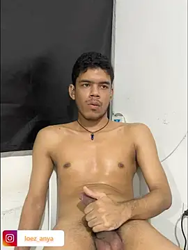 jonhsebastiann online show from June 30, 9:09 am