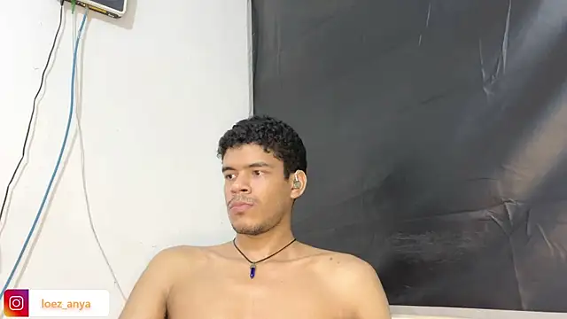 jonhsebastiann online show from July 11, 8:14 am