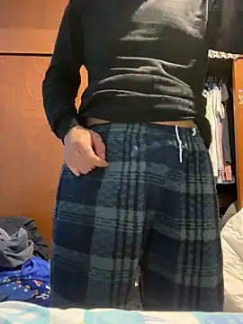 Snapshot of zzagreo chatting on October 3, 7:10 am zzagreo online show from October 3, 7:10 am