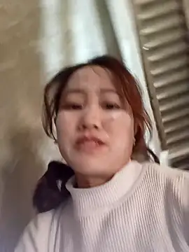 Snapshot of Fienjr chatting on November 25, 2:01 am Fienjr online show from November 25, 2:01 am