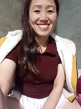 Snapshot of Fienjr chatting on November 23, 1:32 pm Fienjr online show from November 23, 1:32 pm