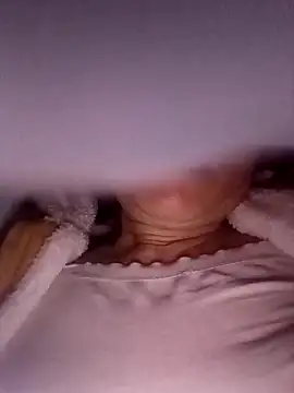 Snapshot of Fienjr chatting on November 20, 7:47 pm Fienjr online show from November 20, 7:47 pm