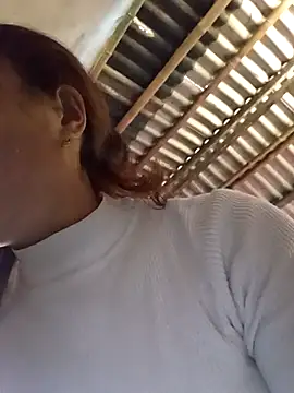 Snapshot of Fienjr chatting on November 27, 3:40 am Fienjr online show from November 27, 3:40 am