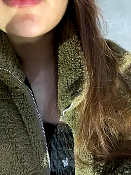 Hinne07 online show from November 4, 3:49 pm