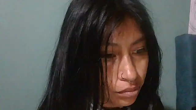 Snapshot of Pocahontas_tw chatting on December 5, 12:48 pm Pocahontas tw online show from December 5, 12:48 pm