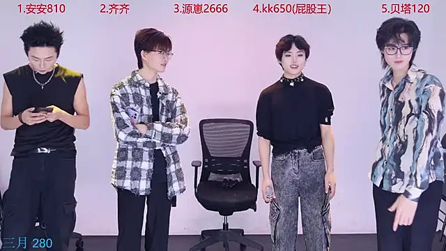 Snapshot of Playboy-909 chatting on October 17, 11:23 am Playboy-909 online show from October 17, 11:23 am