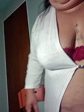 curvy diva  online show from March 31, 10:01 pm