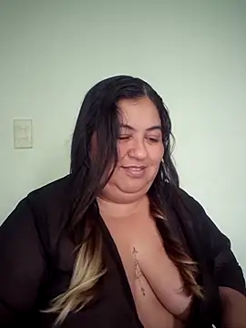 curvy diva  online show from April 14, 10:15 pm