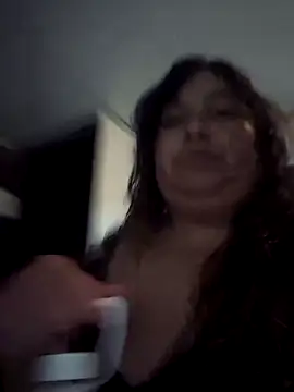 curvy diva  online show from April 15, 10:21 am