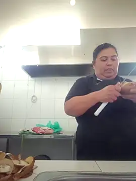 curvy diva  online show from December 15, 9:09 pm