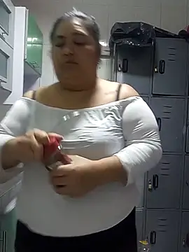 curvy diva  online show from December 19, 10:28 am