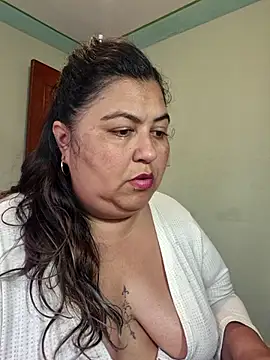 curvy diva  online show from March 13, 12:43 pm