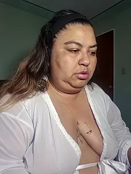 curvy diva  online show from March 1, 11:32 am